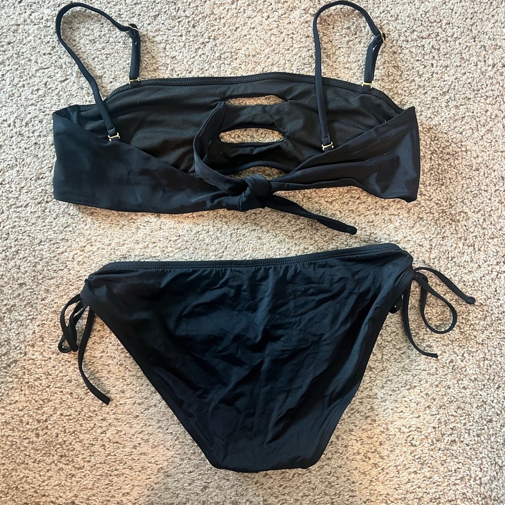 Blushing brunette keyhole bikini